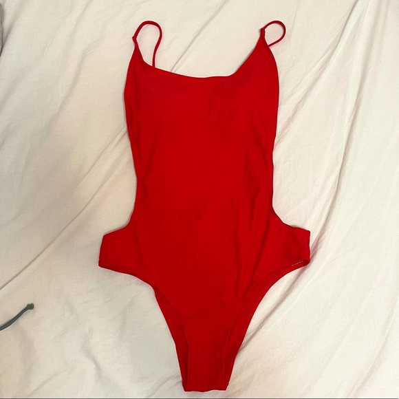 Once famous ♥️bathing suit that shook Instagram - Picture 2 of 2